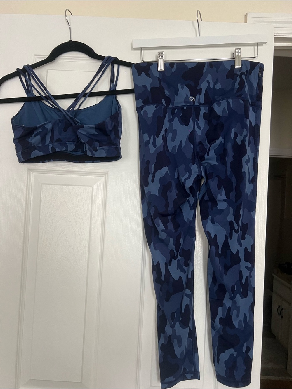 Gap workout set - Picture 2 of 2
